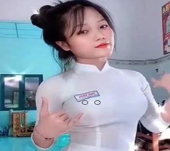 Em gái THPT thích tự thủ dâm
